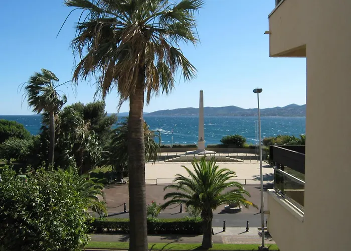 Beau Rivage Raphael 83700 France *